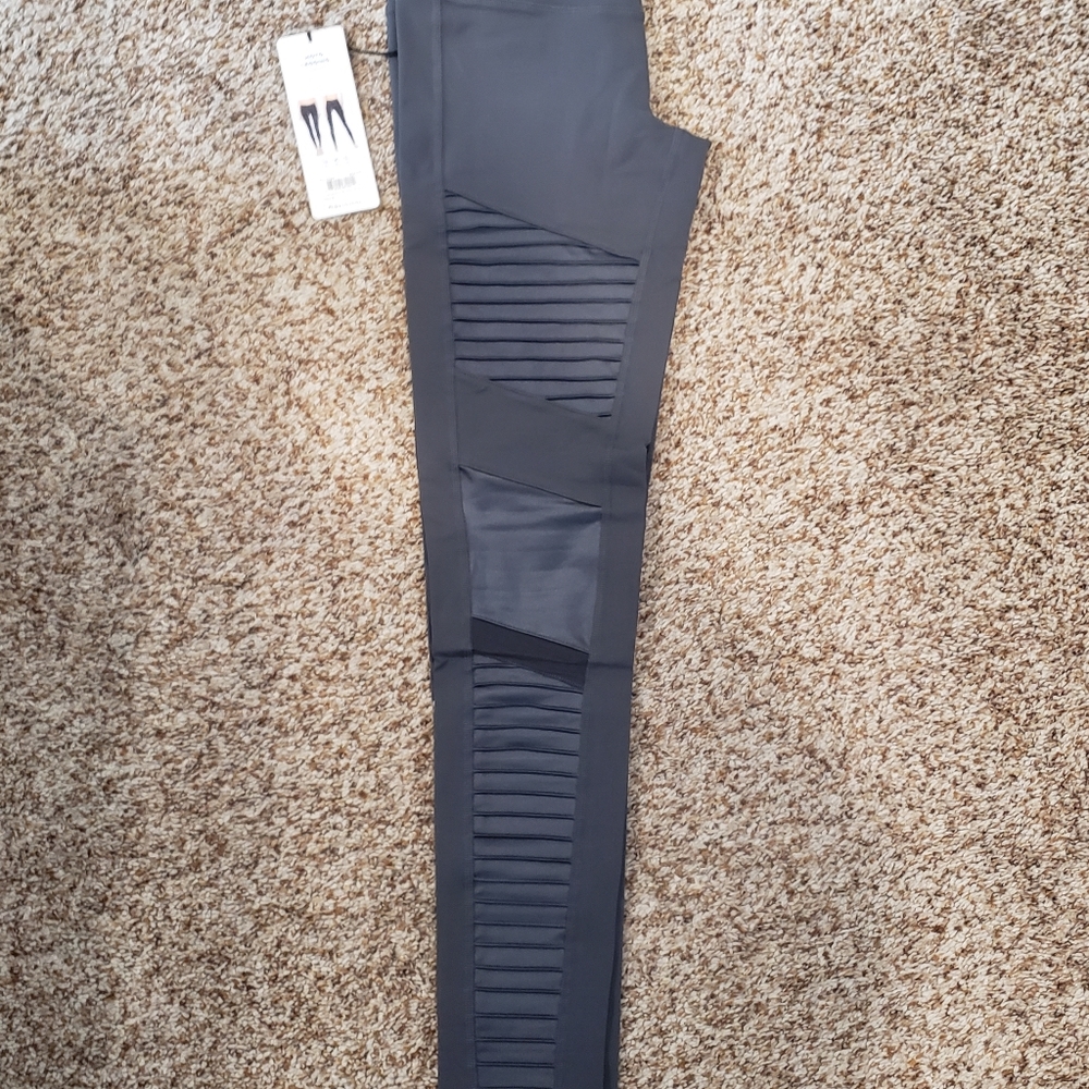 Alo Moto leggings